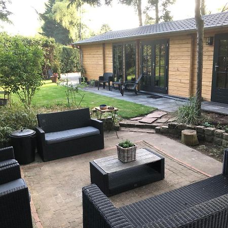 Kom tot rust op de Veluwe in nieuwe unieke blokhut Villa Putten Buitenkant foto