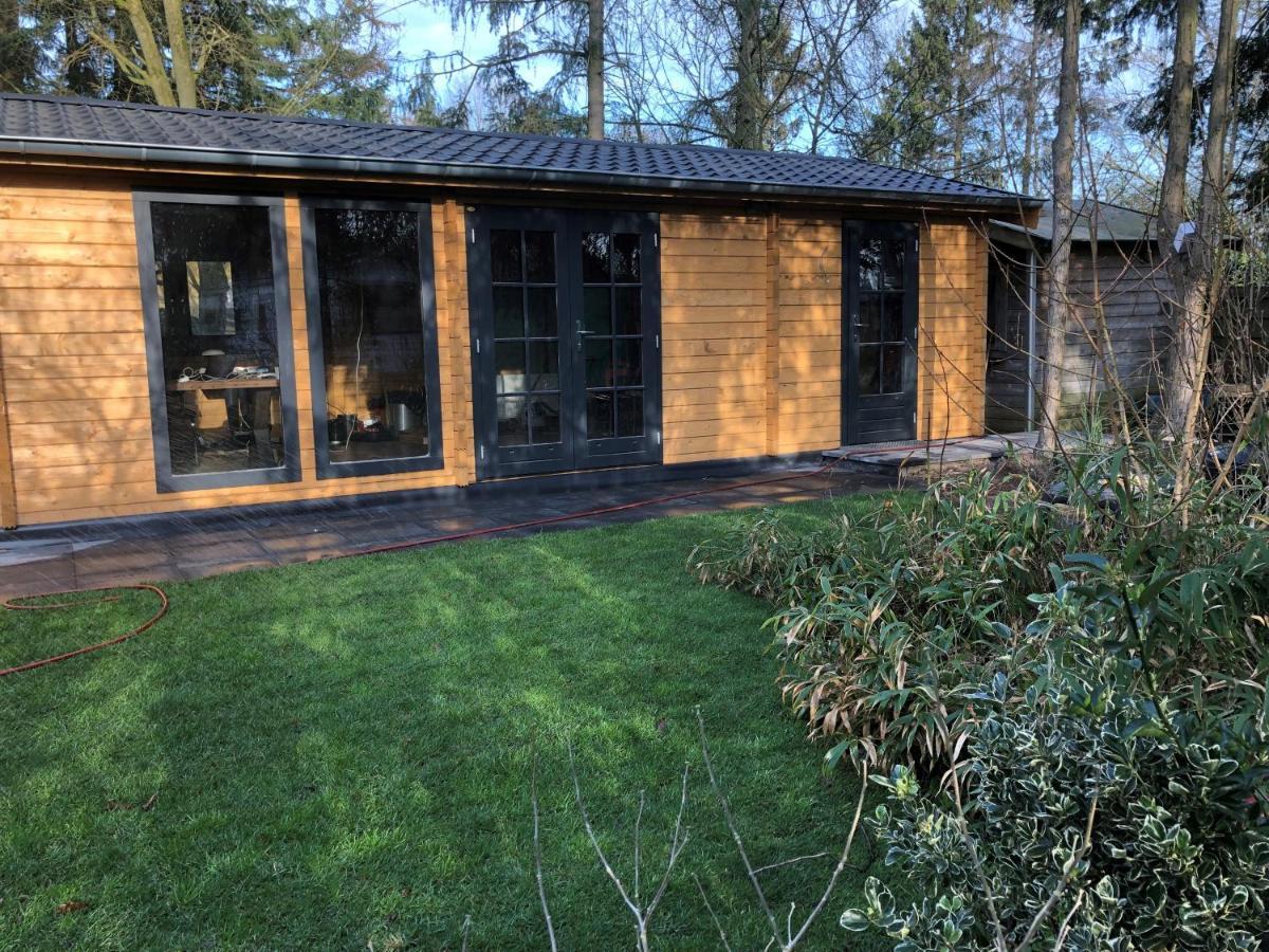 Kom tot rust op de Veluwe in nieuwe unieke blokhut Villa Putten Buitenkant foto
