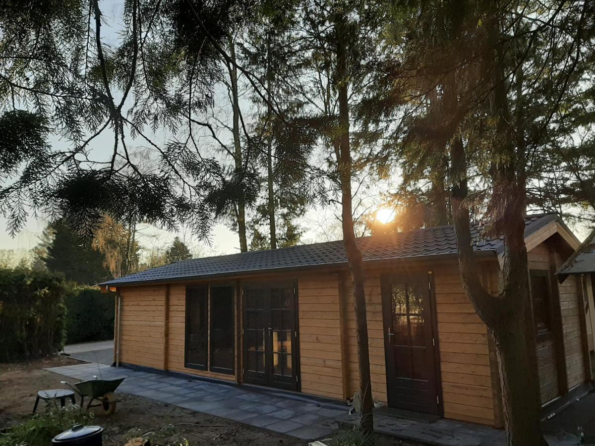Kom tot rust op de Veluwe in nieuwe unieke blokhut Villa Putten Buitenkant foto